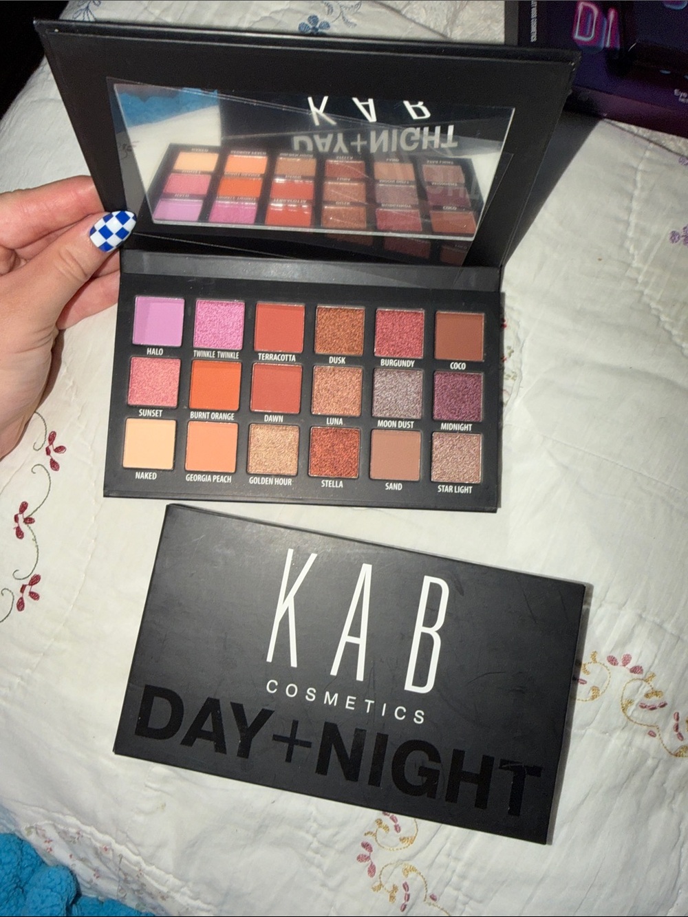 Day+Night Eyeshadow Palette - Pink & Warm Tones